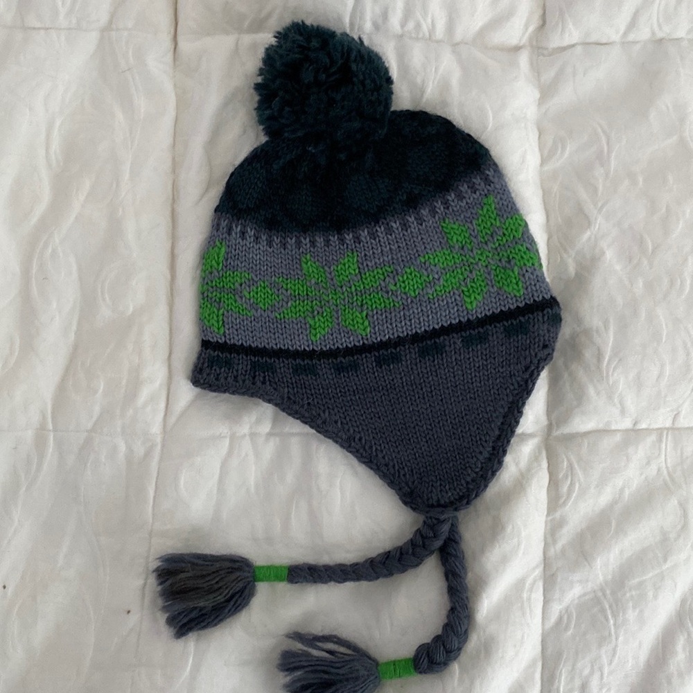 Winter hat - Picture 5 of 8